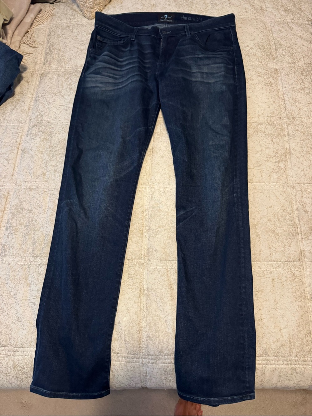 7 For All Mankind The Straight Men’s Luxe Performance Straight-Leg Jean Size 36